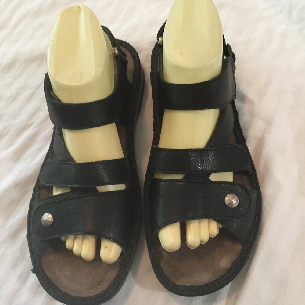 Naot Sandals Womens Size 10 EU 41  Comfort Footbed Strappy Slingback Flats Black